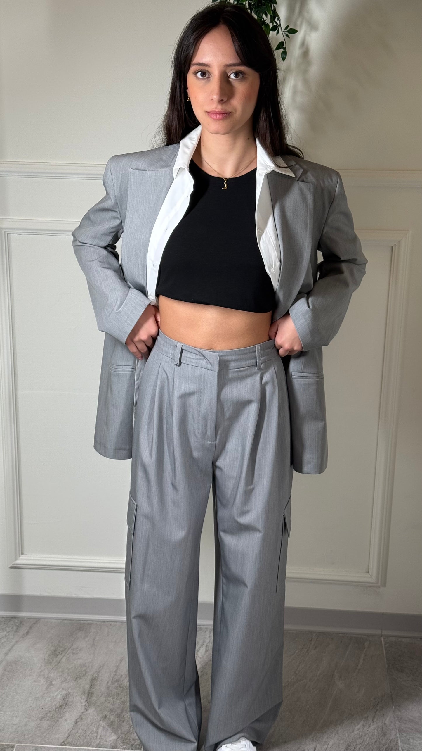 Kiki Palazzo Grey S3
