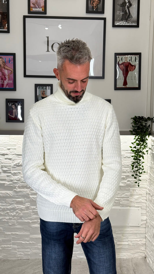 3.9 Maglione Collo Alto L25