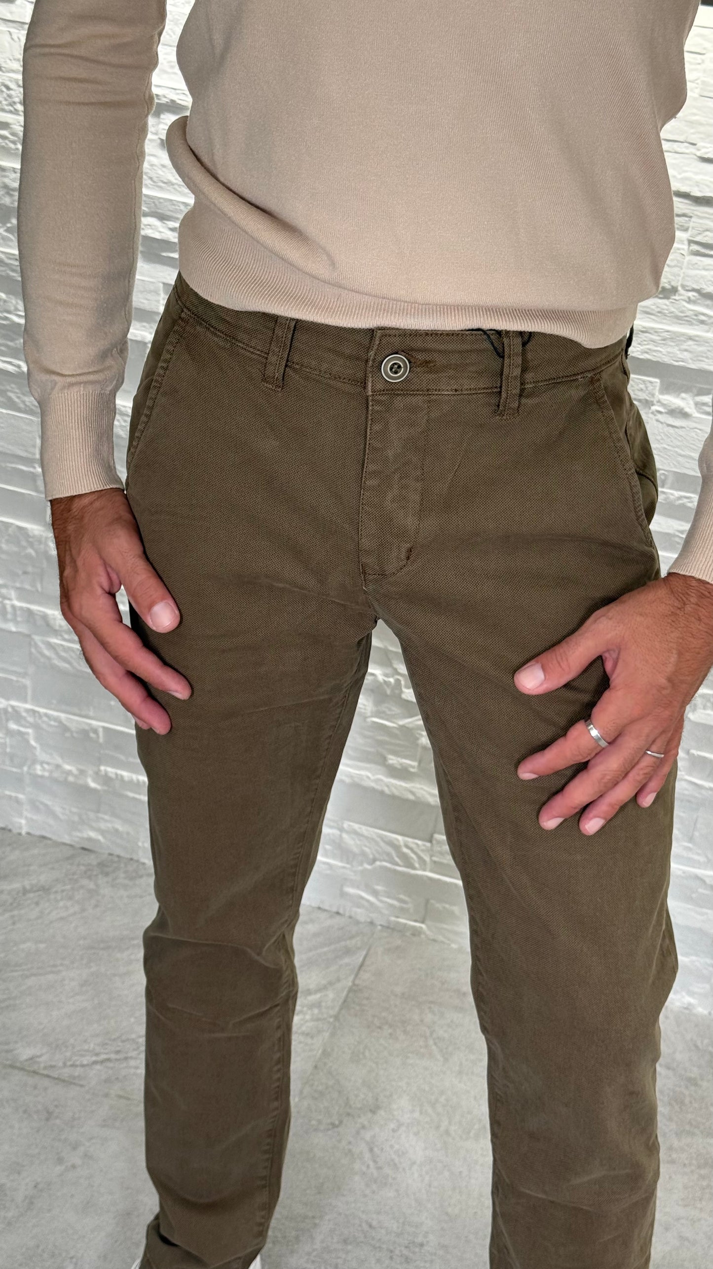 Pantaloni Uomo L01